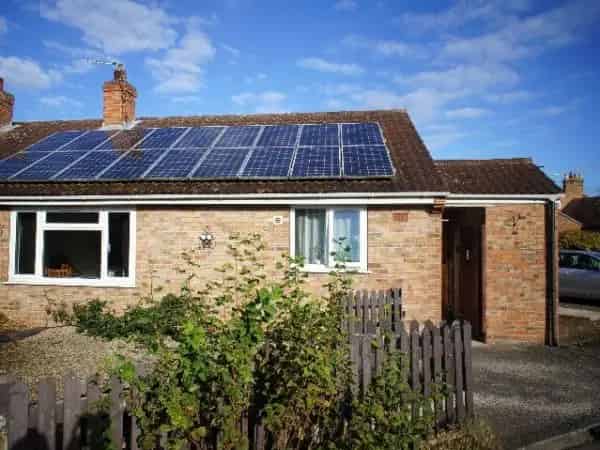 2 Bed Bungalow Near York - Newly Painted