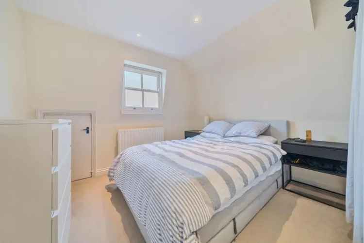 Bright Top Floor Flat Near Earlsfield and Wandsworth Common