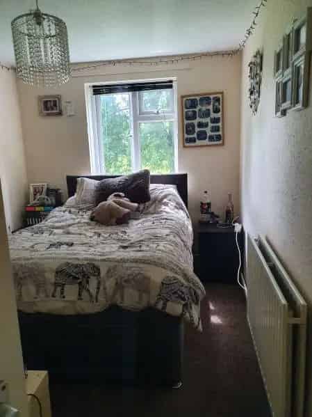 Ground Floor Flat near Kingswood High Street - Pets Allowed