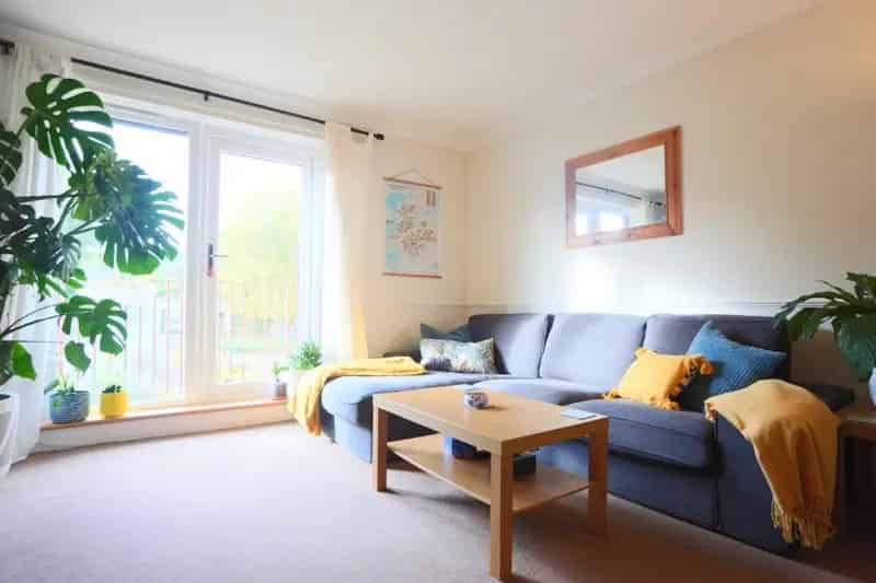 2 Bedroom Flat to Rent in Colinton Edinburgh