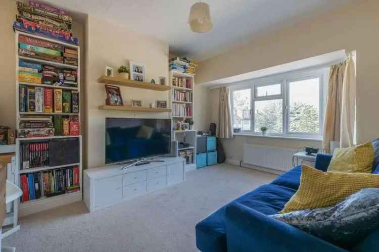 2 Bed Flat for Sale with Parking and Garden