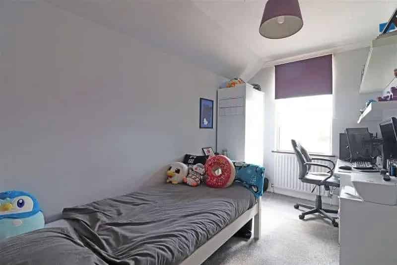 3 Bed House for Sale Near Redhill Station