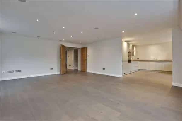 Spacious Two Bedroom Apartment St George s Hill Surrey