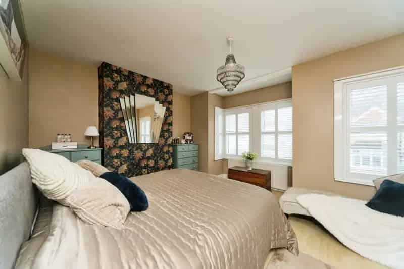 Stunning 3-Bedroom End Terrace House For Sale