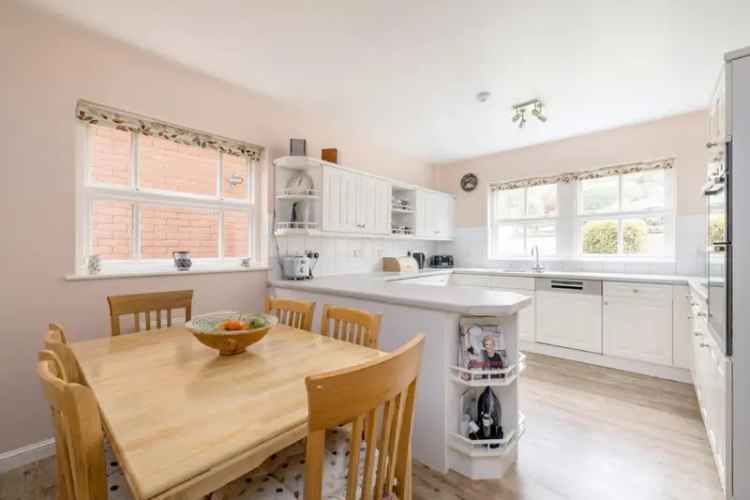 4 Bedroom Detached House for Sale in Edinburgh Lothian