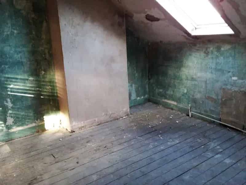 4 Bedroom Terrace House Requiring Renovation