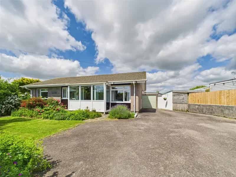 3 Bedroom Detached Bungalow For Sale