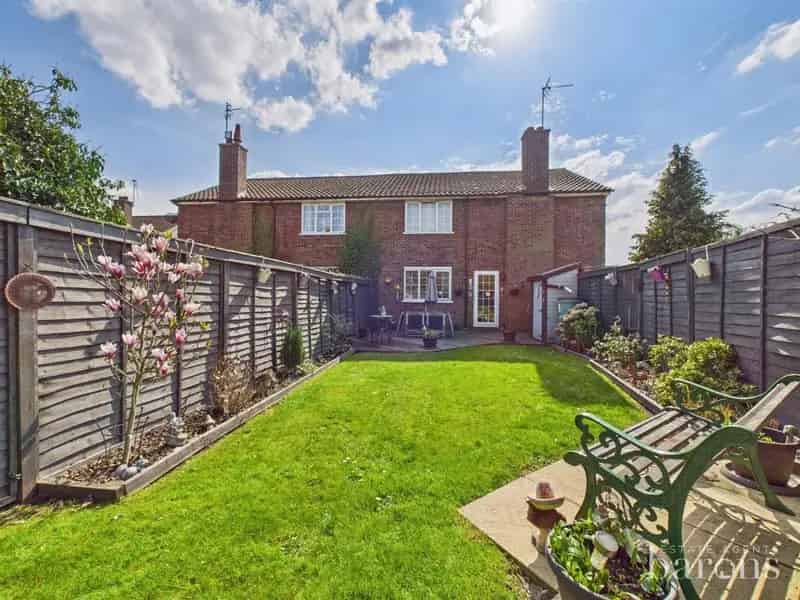 2 Bed Ground Floor Maisonette for Sale Near Basingstoke Town Centre