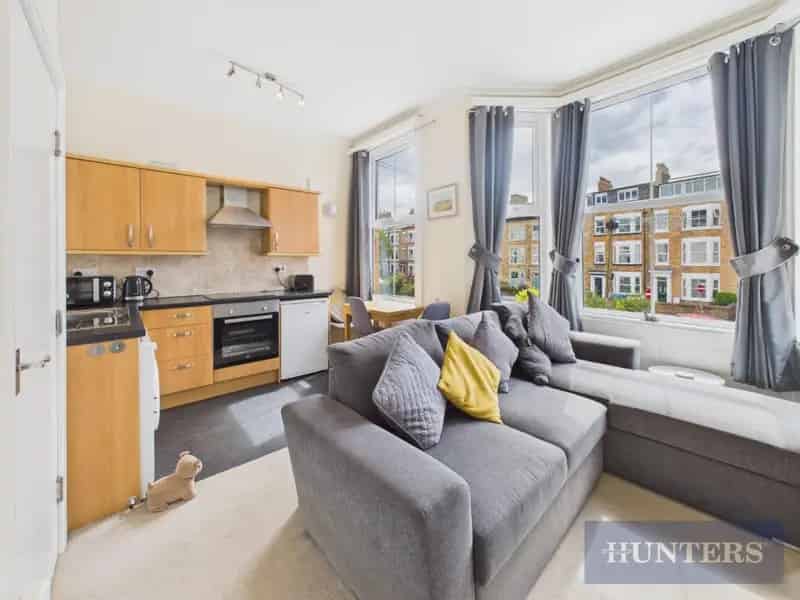 1 Bedroom Flat For Sale in Scarborough