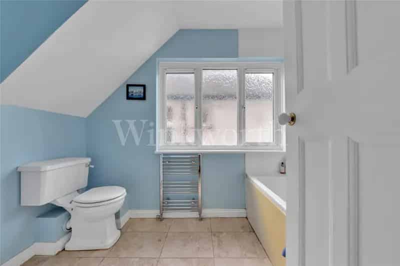 5 Bedroom House London Family Home Near Transport Links