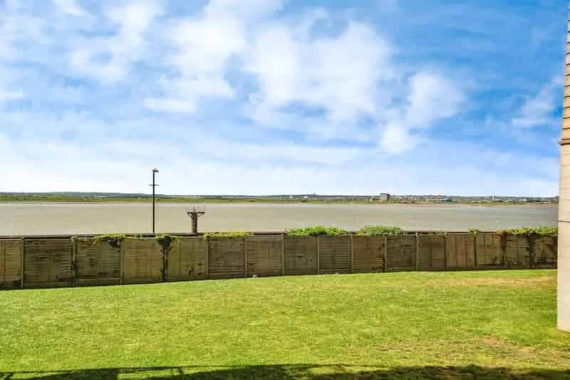 Two Bedroom Ground Floor Apartment with Allocated Parking
