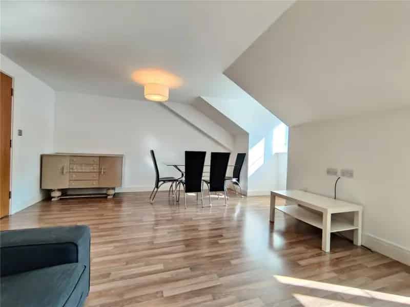 2 Bedroom Apartment To Rent