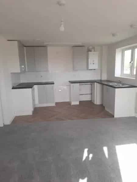 Spacious 1-Bed Flat Near Park and Train Station