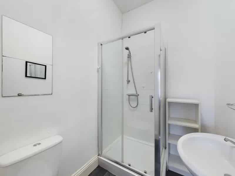 Flat To Rent Available 04072025