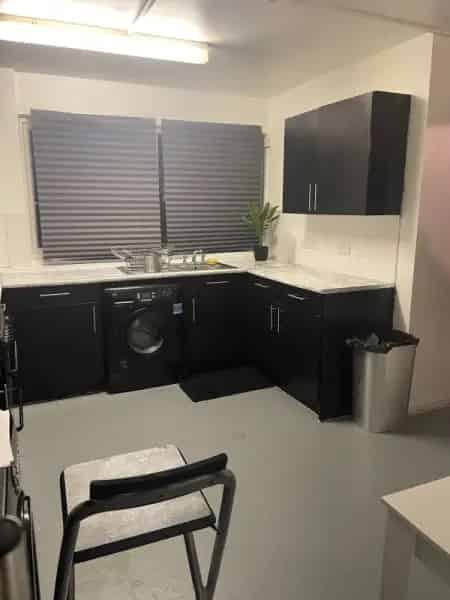 3 Bedroom Maisonette Near London Stations