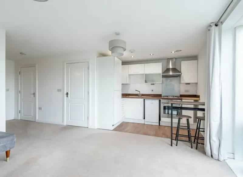 Furnished Studio Apartment near Victoria Park Hackney Wick