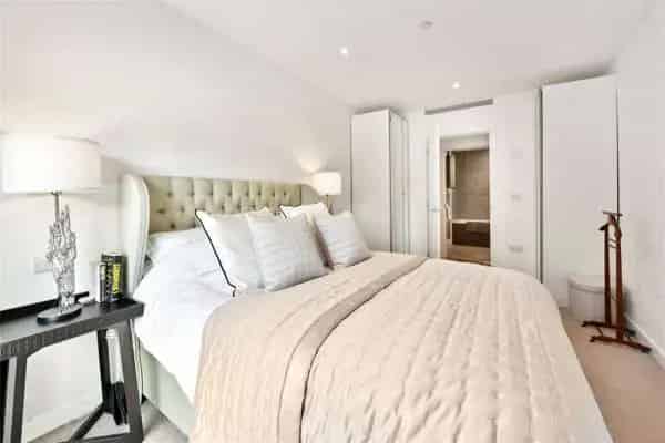 Luxury One Bedroom Apartment Prince of Wales Drive Central London