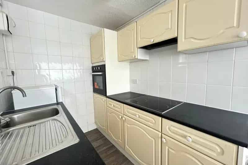 Flat For Rent , Broxbourne, England