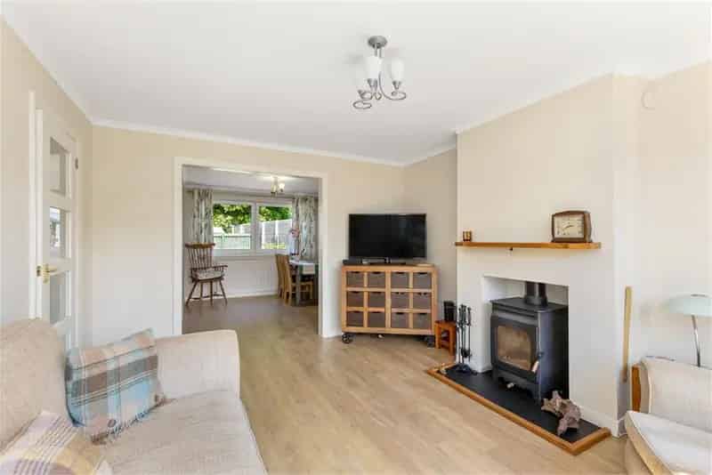 3 Bed Detached House Loanhead 2 Reception Rooms Family Home