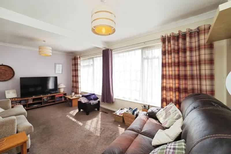 Spacious Detached Family Home with Annex Loughborough