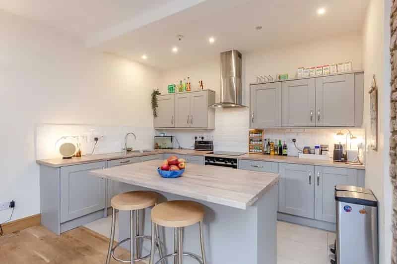 2 Bedroom Apartment for Rent in Edinburgh's Georgian New Town