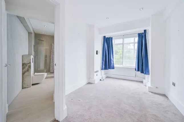 Flat for sale in Park Road, Baker Street, London NW1