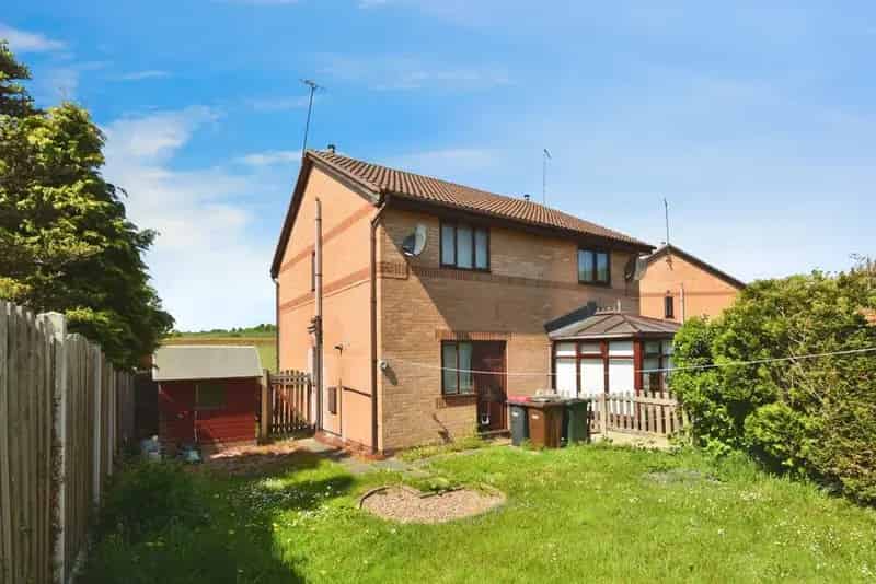 2 Bedroom Semi Detached House For Sale