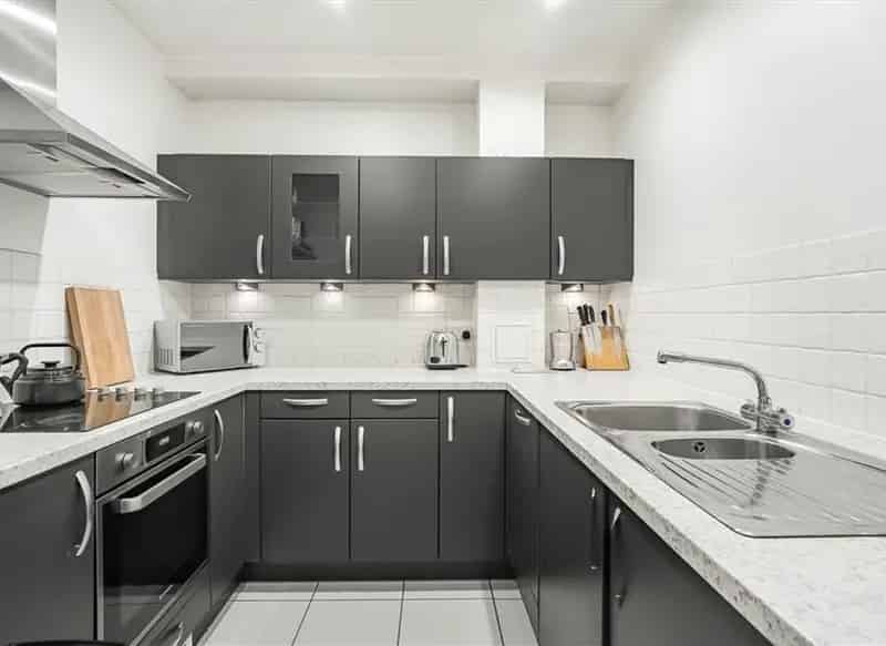 Three Bedroom Apartment Meridian South Allocated Parking Gym