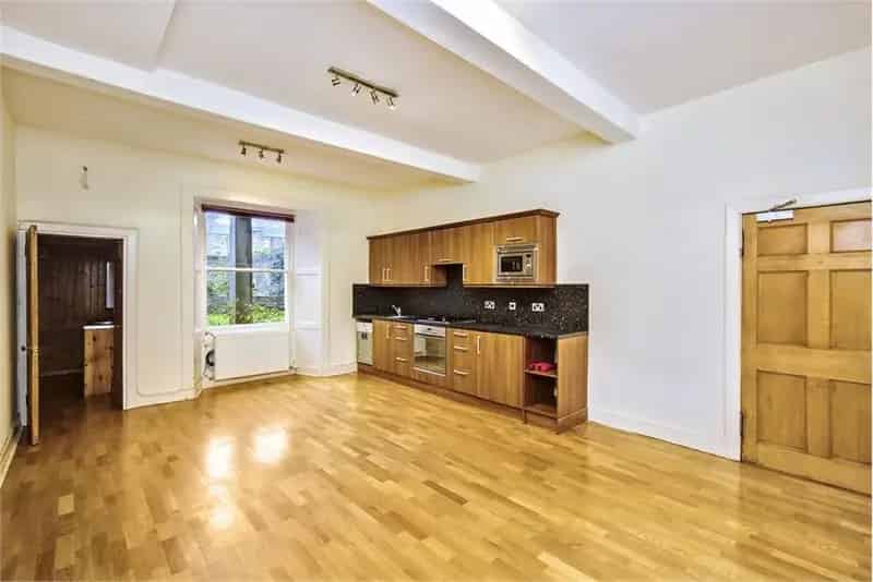 3 Bed Flat Ground Floor 1 Reception Room Abbeyhill Edinburgh
