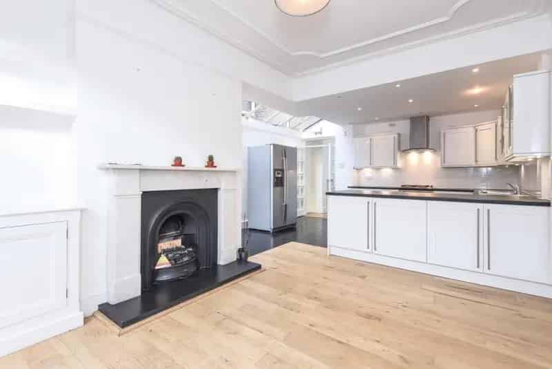 FourFive Bedroom Period Family Home Grid Street