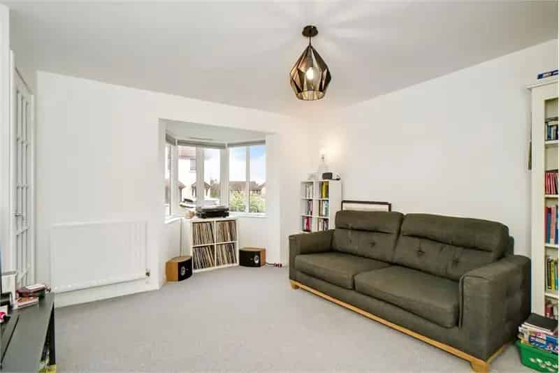 3 Bed Semi Detached House Brunstane