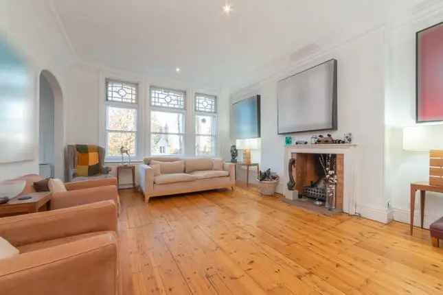 Maisonette for sale in Well Walk, London NW3