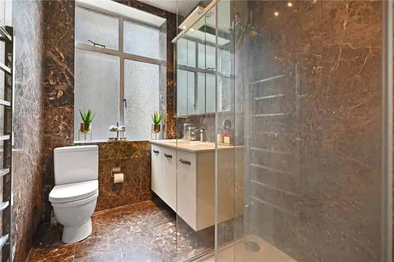 3 Bedroom Flat Apartment in London