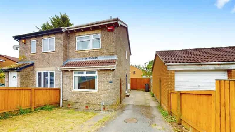 2 Bedroom Semi-Detached House for Sale Bradford BD6