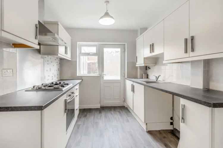 3 Bedroom Semi Detached House to Rent Morley
