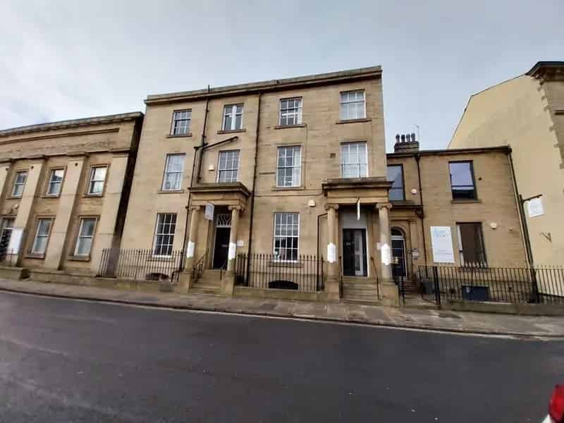Grade II Listed Office Building with Modern Extension and Parking