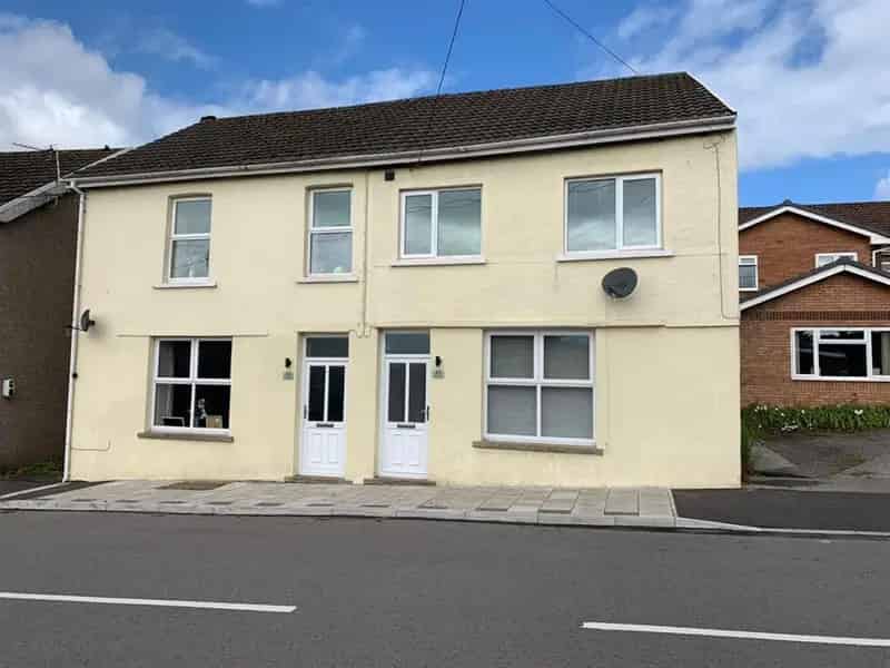 3 Bedroom House To Let Heol Y Cyw