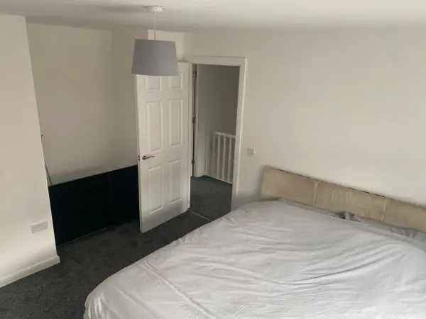 House For Rent in Manchester, England