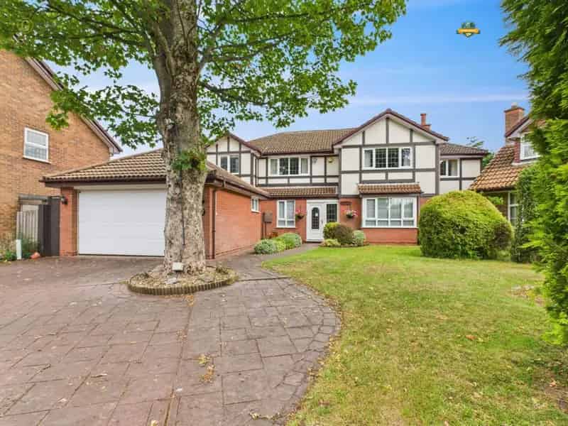 4 bedroom detached house for sale