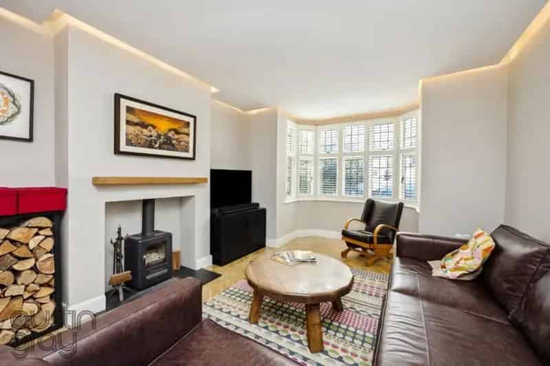 5 Bedroom House for Sale