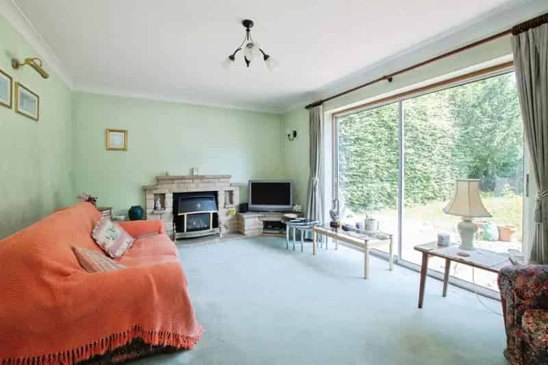 Three Bedroom Semi Detached House Northbourne