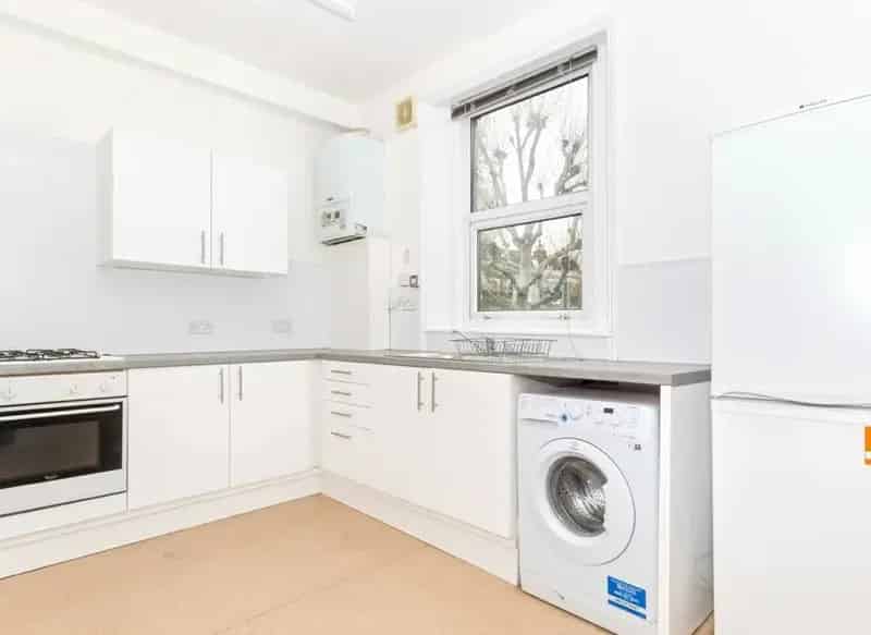 4 Bedroom Split Level Flat Near Shepherds Bush Station