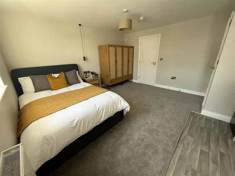 1 Bedroom in 6 Bedroom Shared House, All Bills Included