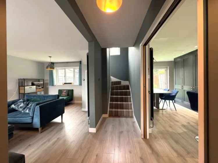 4 Bedroom Detached House for Sale in Bathampton