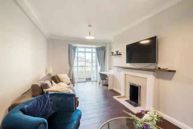 Flat to rent in Gloucester Place, London NW1