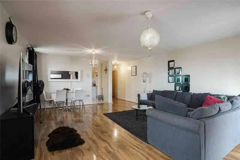 2 Bed Flat for Sale in Sark Tower Woolwich