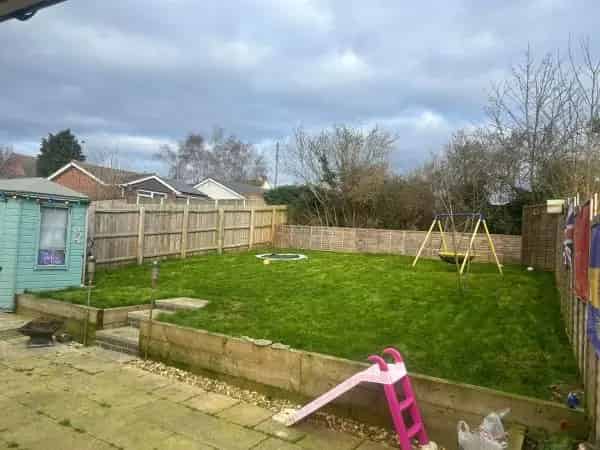 3 Bedroom House with Large Garden and Parking