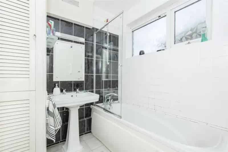 3 Bed Semi-Detached House for Sale