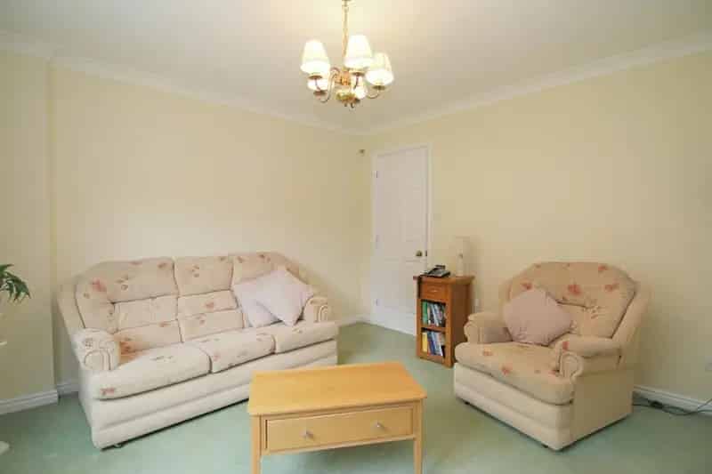 2 Bed Flat for Sale Over 60s Complex Ground Floor