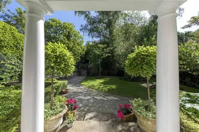 Detached Family House for Sale in Coombe Park Kingston Upon Thames